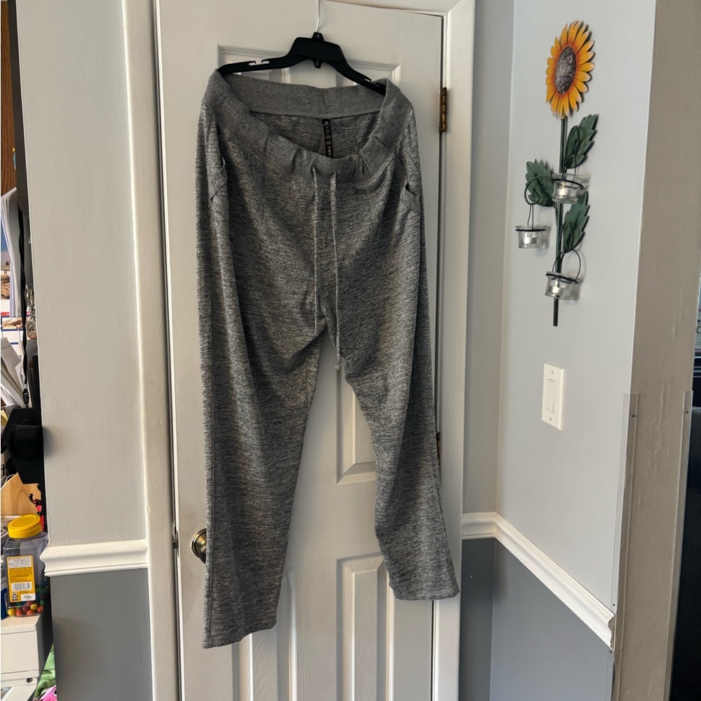 Gray Wide-Leg jog style pants size 3X